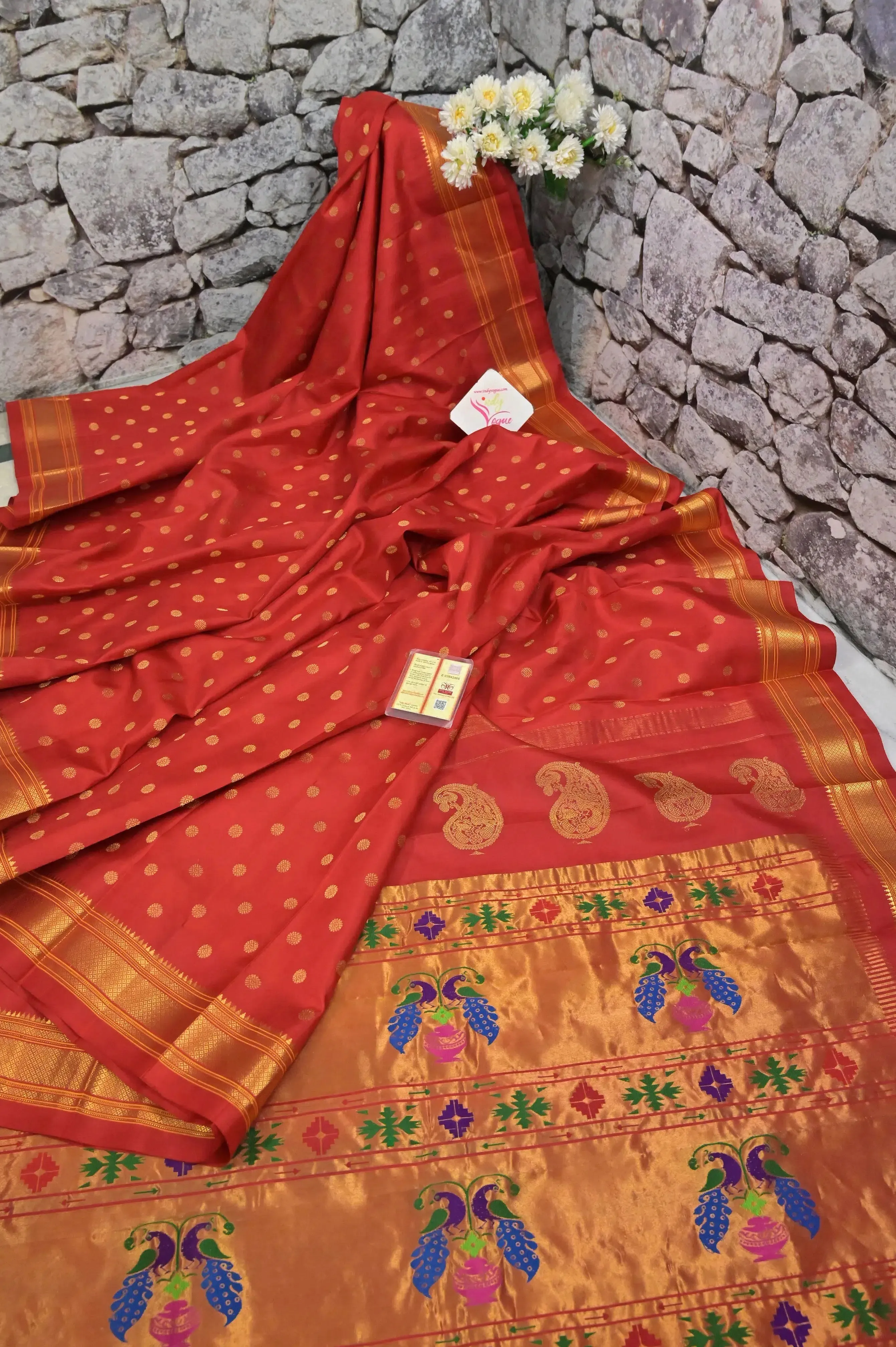 Red Color Dual-Tone Maharani Paithani Silk Saree