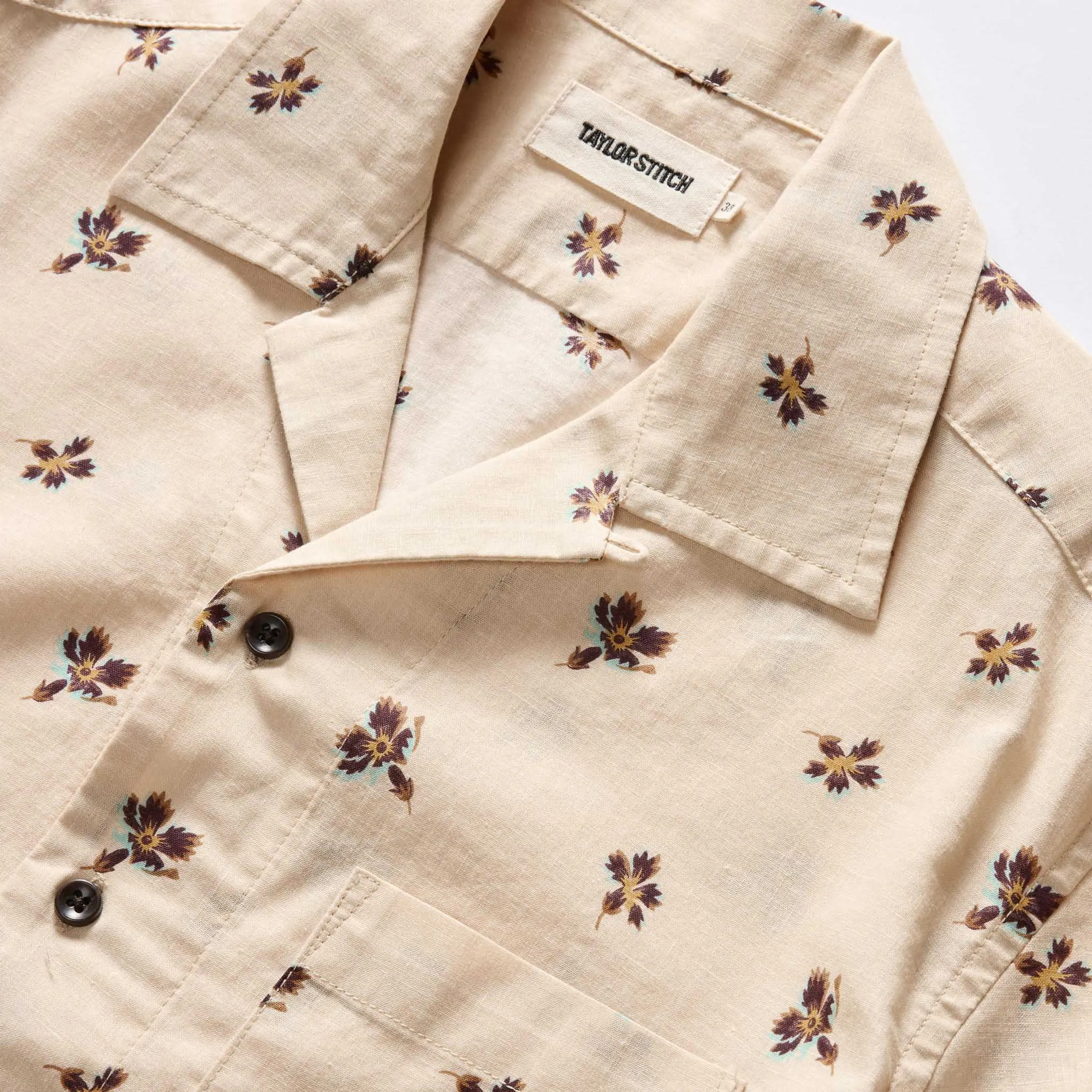 The Short Sleeve Hawthorne in Almond Floral