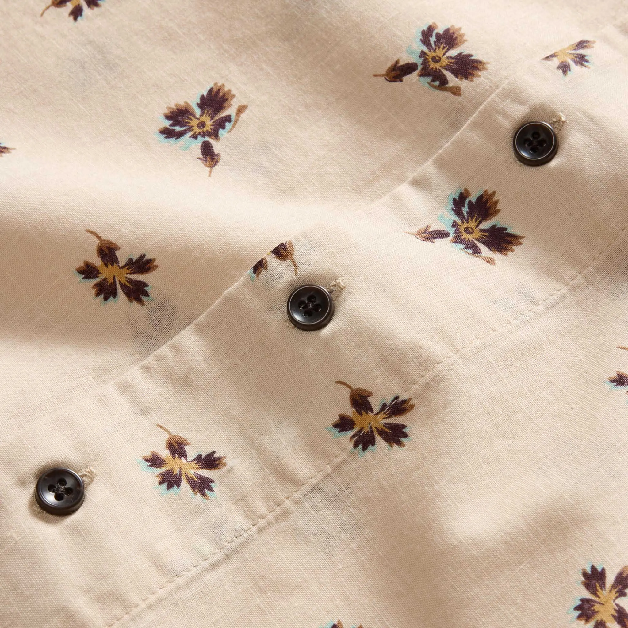 The Short Sleeve Hawthorne in Almond Floral